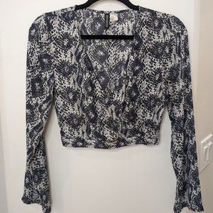 Women's Snake Skin Print V-Neck Crop Top